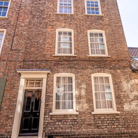 Feriehus Luxury Townhouse By Minster Quiet Centre *